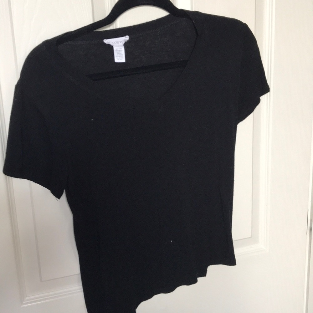 Black v neck tee shirt